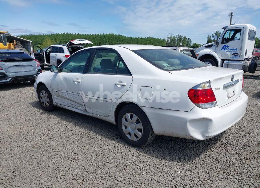 Photo 3 of 2005 Toyota Camry LE (VIN 4T1BE32K85U605146)