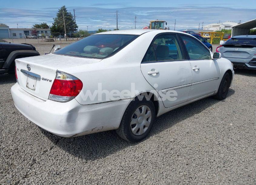 Photo 4 of 2005 Toyota Camry LE (VIN 4T1BE32K85U605146)