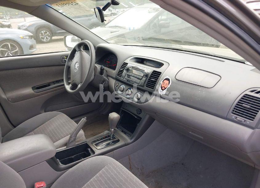 Photo 5 of 2005 Toyota Camry LE (VIN 4T1BE32K85U625154)