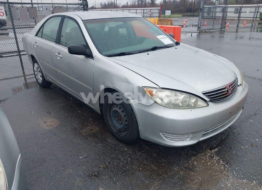 2005 Toyota Camry STD (VIN 4T1BE32K85U635814) main photo