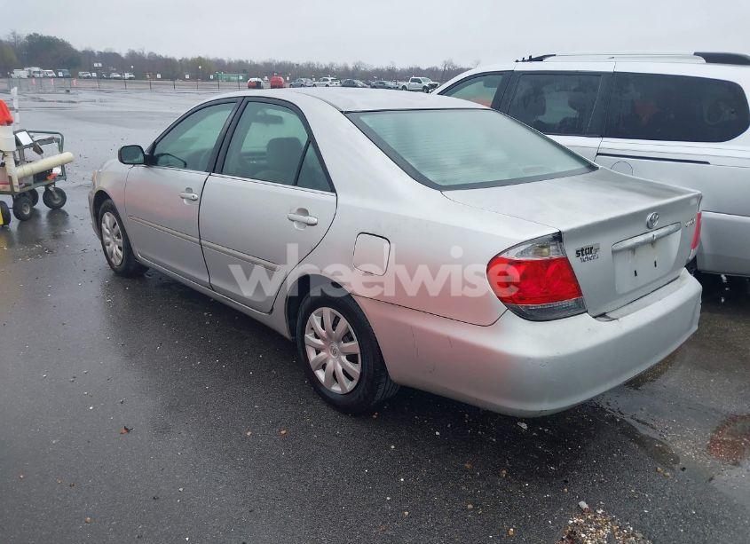 Photo 3 of 2005 Toyota Camry STD (VIN 4T1BE32K85U635814)