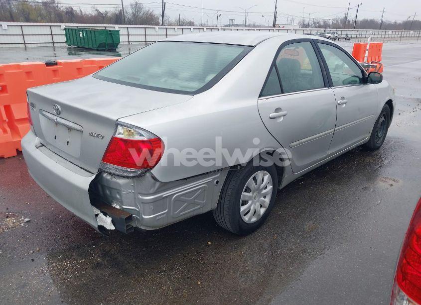 Photo 4 of 2005 Toyota Camry STD (VIN 4T1BE32K85U635814)