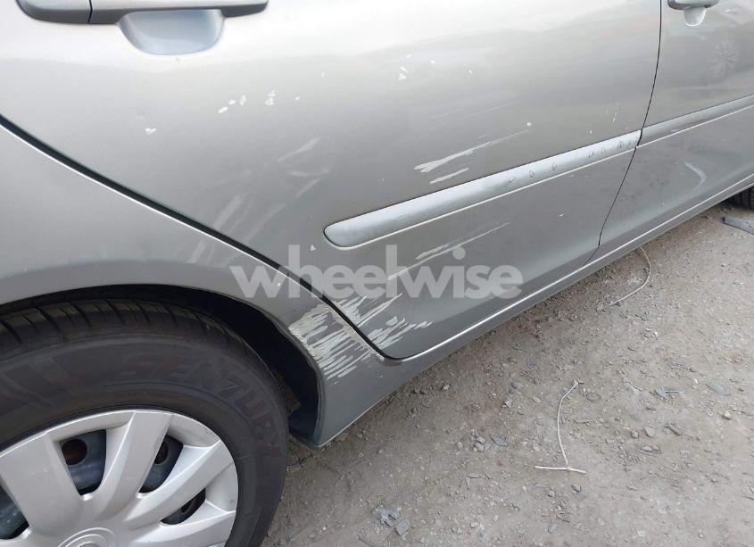 Photo 13 of 2005 Toyota Camry LE/SE/STD/XLE (VIN 4T1BE32K85U962987)