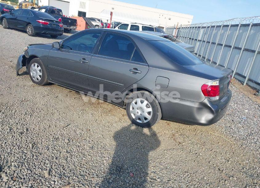 Photo 3 of 2005 Toyota Camry LE (VIN 4T1BE32K85U973293)
