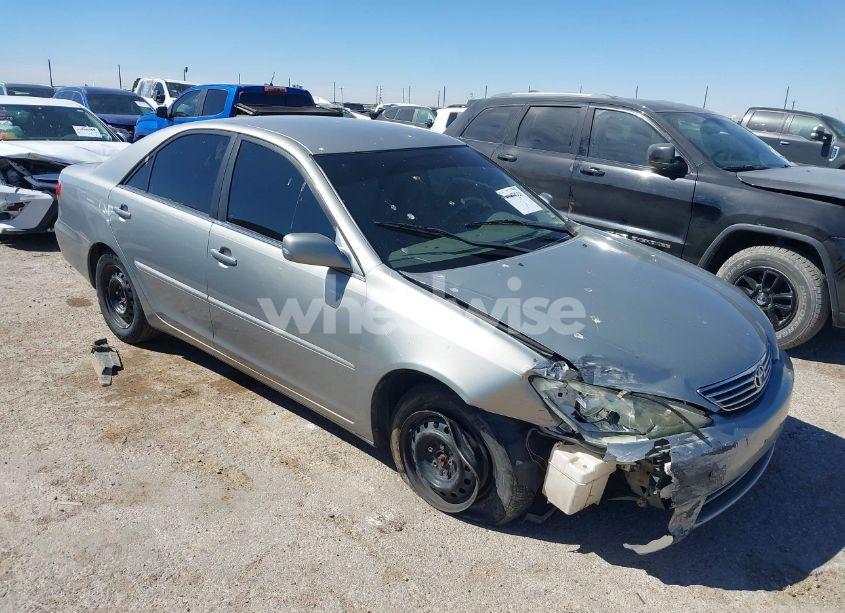 2005 Toyota Camry LE (VIN 4T1BE32K85U991020) main photo