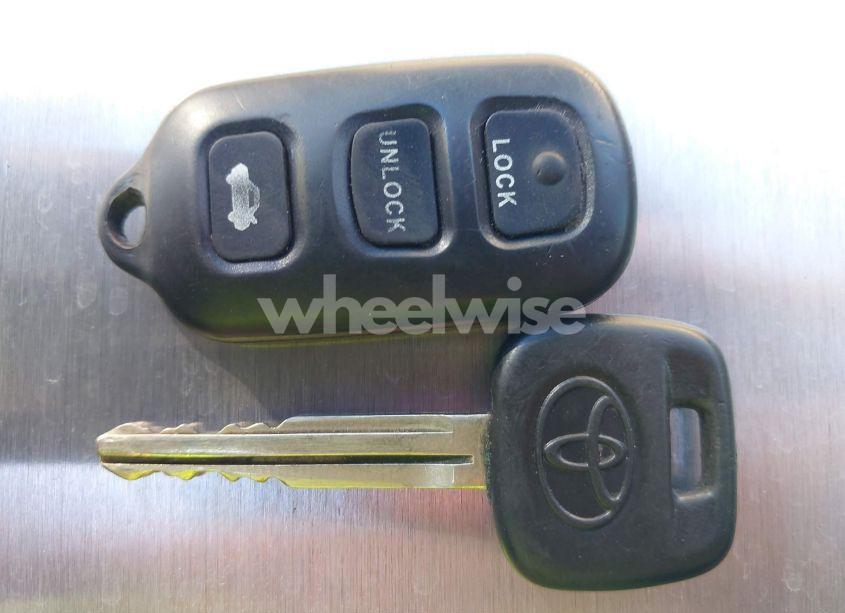 Photo 11 of 2005 Toyota Camry LE (VIN 4T1BE32K85U991020)