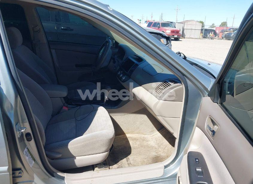 Photo 5 of 2005 Toyota Camry LE (VIN 4T1BE32K85U991020)