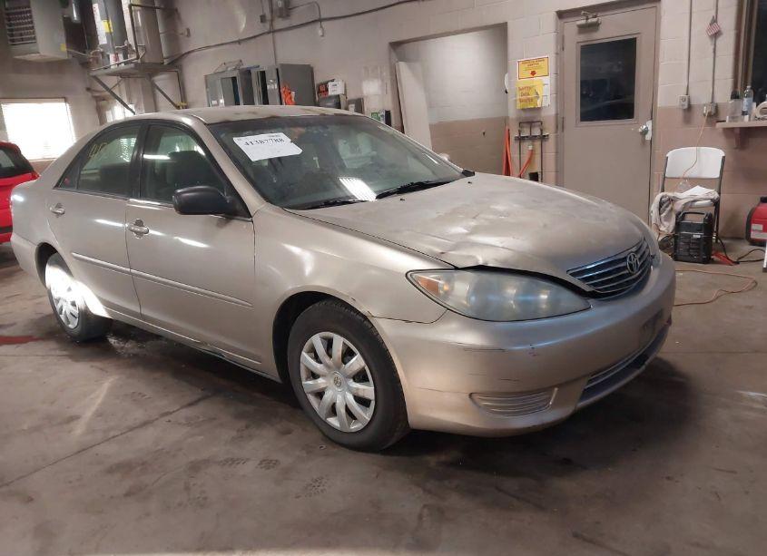 2006 Toyota Camry LE (VIN 4T1BE32K86U125755) main photo