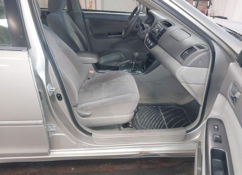 Photo 5 of 2006 Toyota Camry LE (VIN 4T1BE32K86U125755)