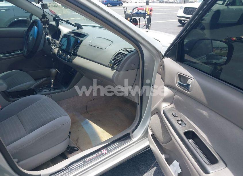 Photo 5 of 2006 Toyota Camry STD (VIN 4T1BE32K86U134326)