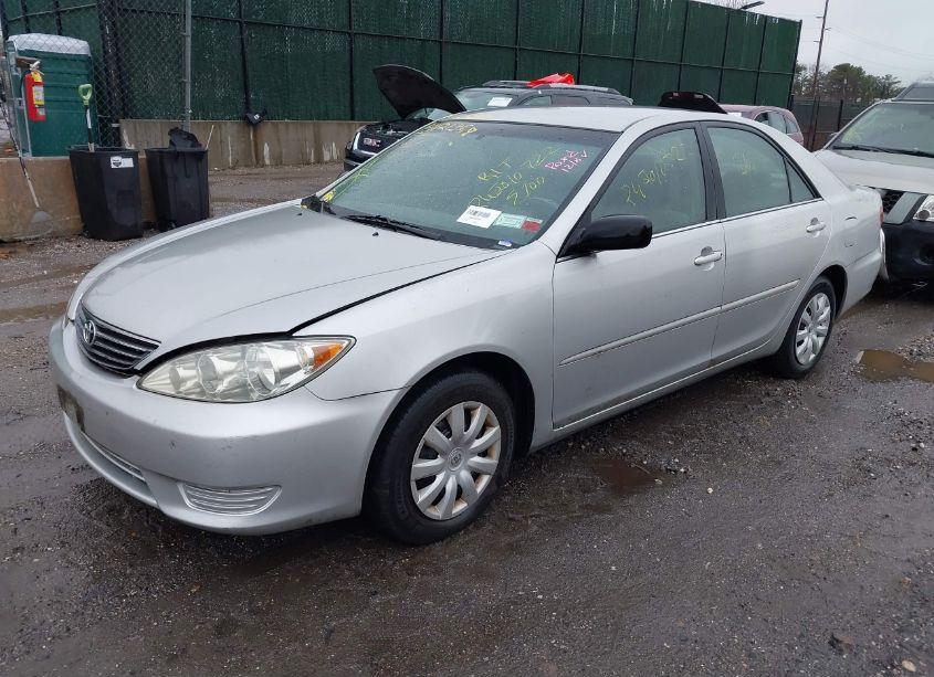 Photo 2 of 2006 Toyota Camry STD (VIN 4T1BE32K86U151157)