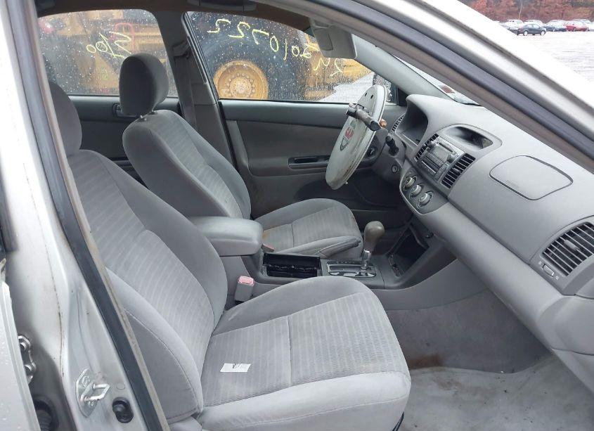 Photo 5 of 2006 Toyota Camry STD (VIN 4T1BE32K86U151157)