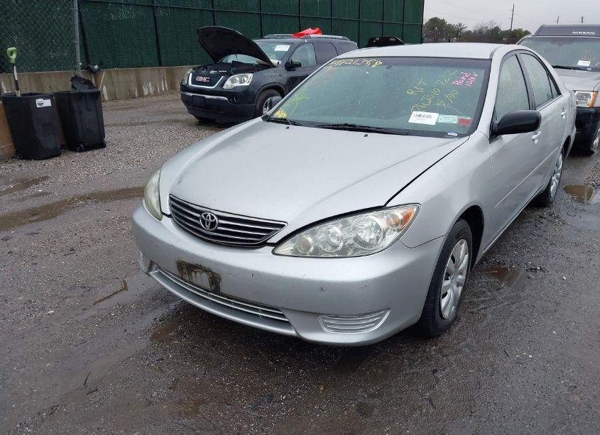 Photo 6 of 2006 Toyota Camry STD (VIN 4T1BE32K86U151157)