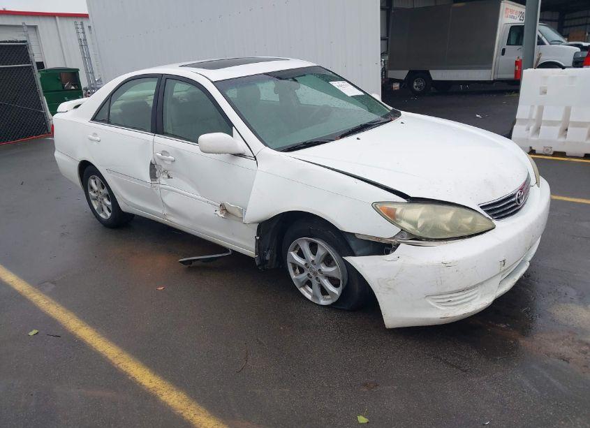 2006 Toyota Camry LE (VIN 4T1BE32K86U718158) main photo