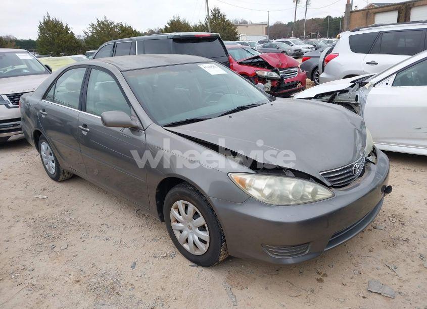 2006 Toyota Camry LE (VIN 4T1BE32K86U733260) main photo