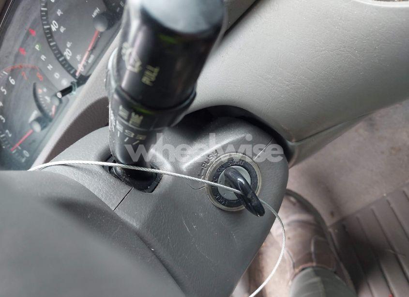 Photo 11 of 2002 Toyota Camry LE (VIN 4T1BE32K92U005327)