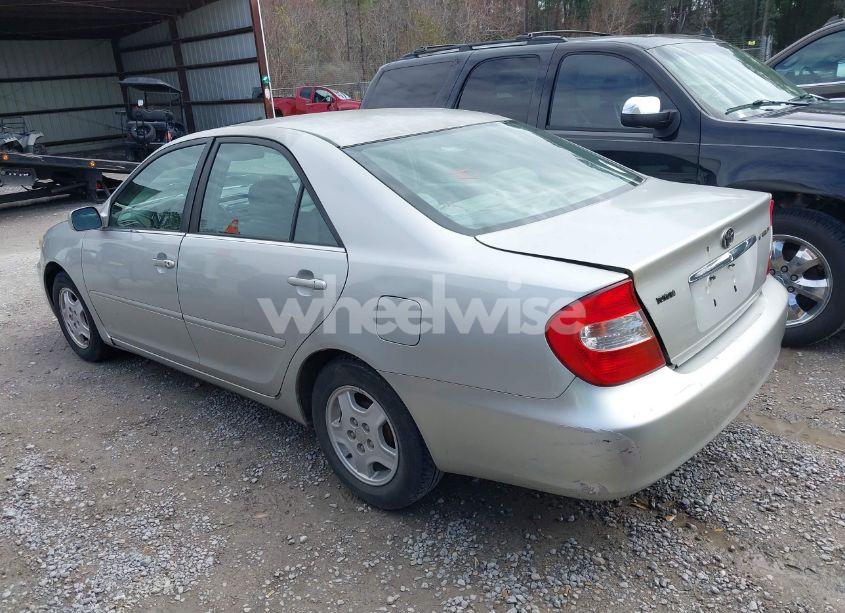 Photo 3 of 2002 Toyota Camry LE (VIN 4T1BE32K92U005327)