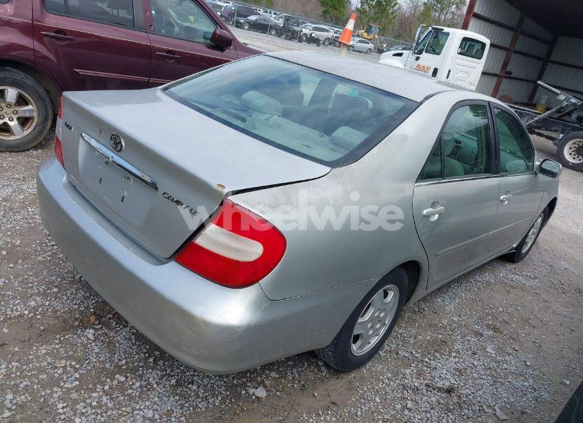 Photo 4 of 2002 Toyota Camry LE (VIN 4T1BE32K92U005327)