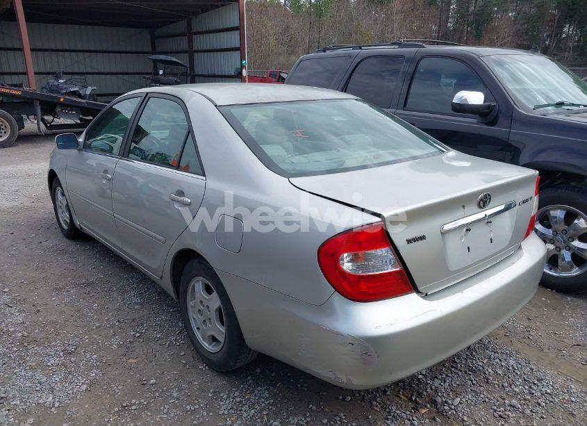 Photo 6 of 2002 Toyota Camry LE (VIN 4T1BE32K92U005327)