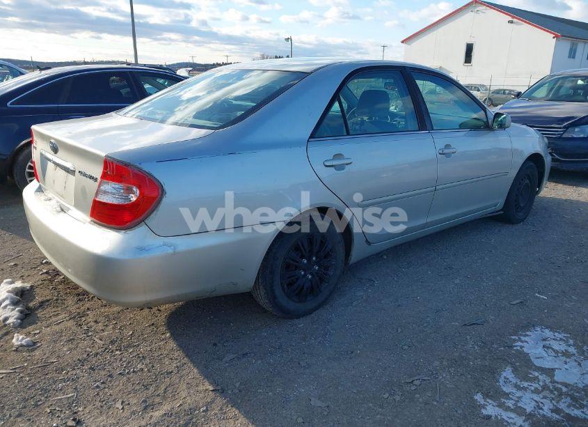 Photo 4 of 2002 Toyota Camry LE (VIN 4T1BE32K92U028980)