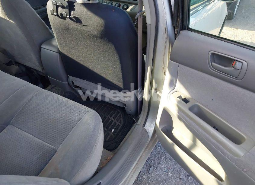 Photo 8 of 2002 Toyota Camry LE (VIN 4T1BE32K92U028980)