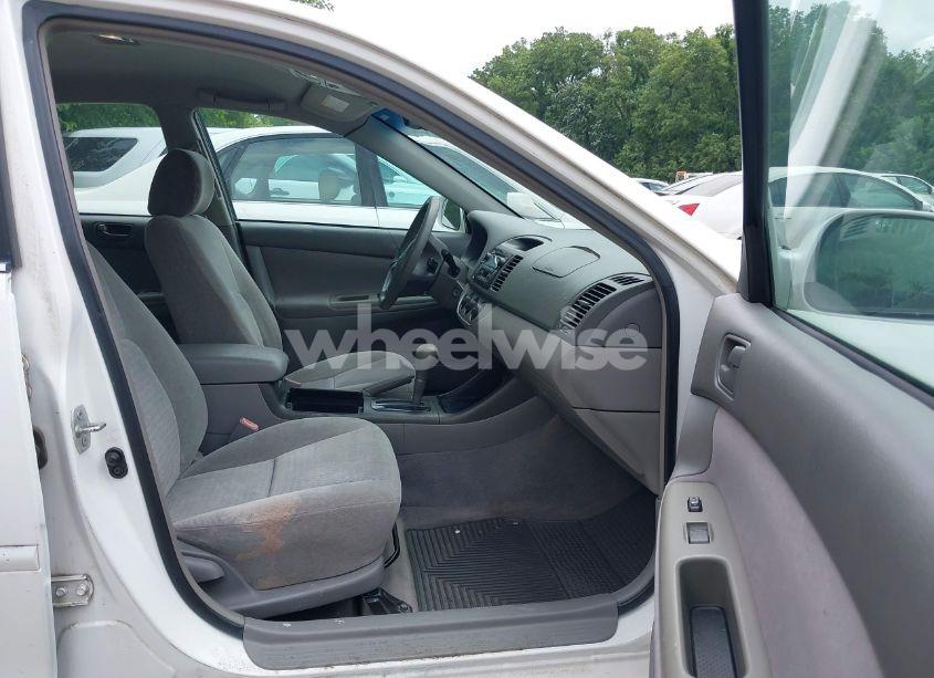 Photo 5 of 2002 Toyota Camry LE (VIN 4T1BE32K92U047903)