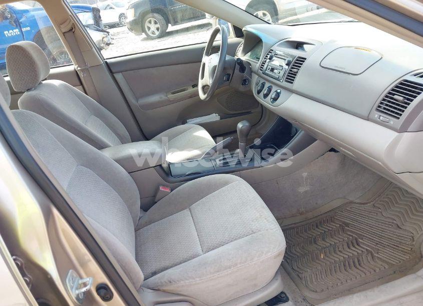 Photo 5 of 2002 Toyota Camry LE (VIN 4T1BE32K92U069139)