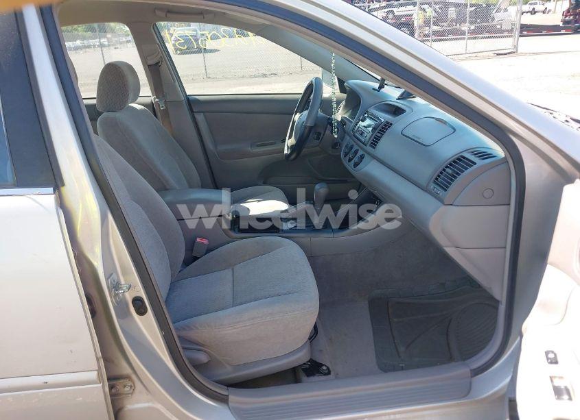 Photo 5 of 2002 Toyota Camry LE (VIN 4T1BE32K92U114712)