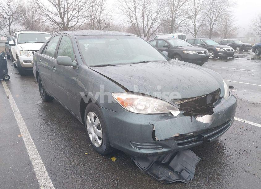 2002 Toyota Camry LE (VIN 4T1BE32K92U526046) main photo