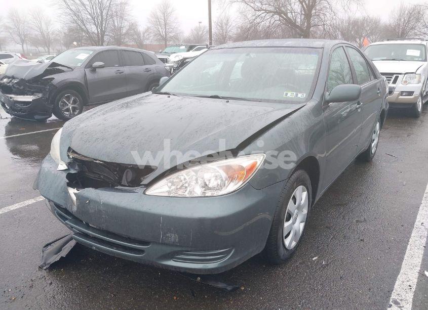 Photo 2 of 2002 Toyota Camry LE (VIN 4T1BE32K92U526046)