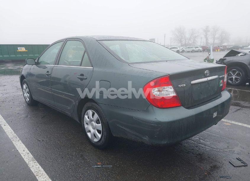 Photo 3 of 2002 Toyota Camry LE (VIN 4T1BE32K92U526046)