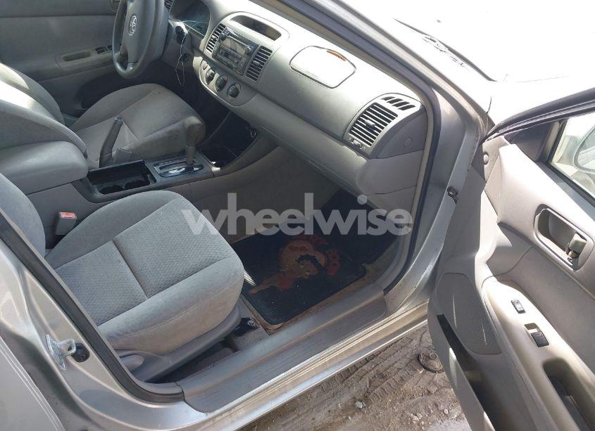 Photo 5 of 2002 Toyota Camry LE (VIN 4T1BE32K92U554994)