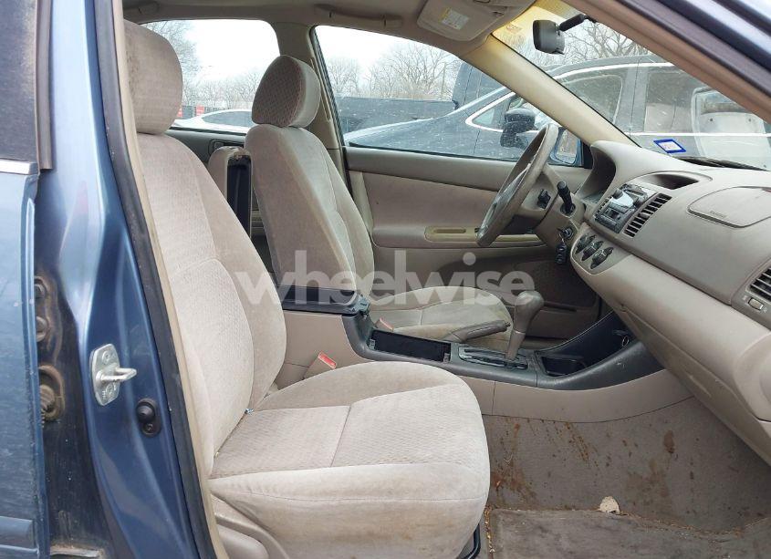 Photo 5 of 2002 Toyota Camry LE (VIN 4T1BE32K92U569897)