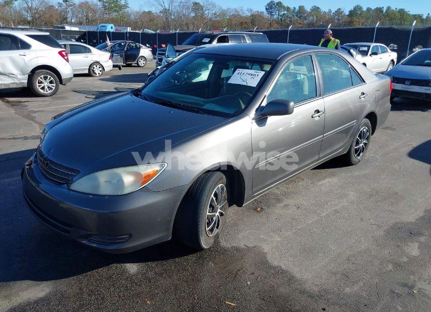 Photo 2 of 2002 Toyota Camry LE (VIN 4T1BE32K92U570578)