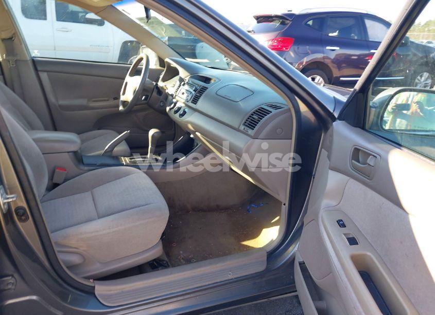 Photo 5 of 2002 Toyota Camry LE (VIN 4T1BE32K92U570578)