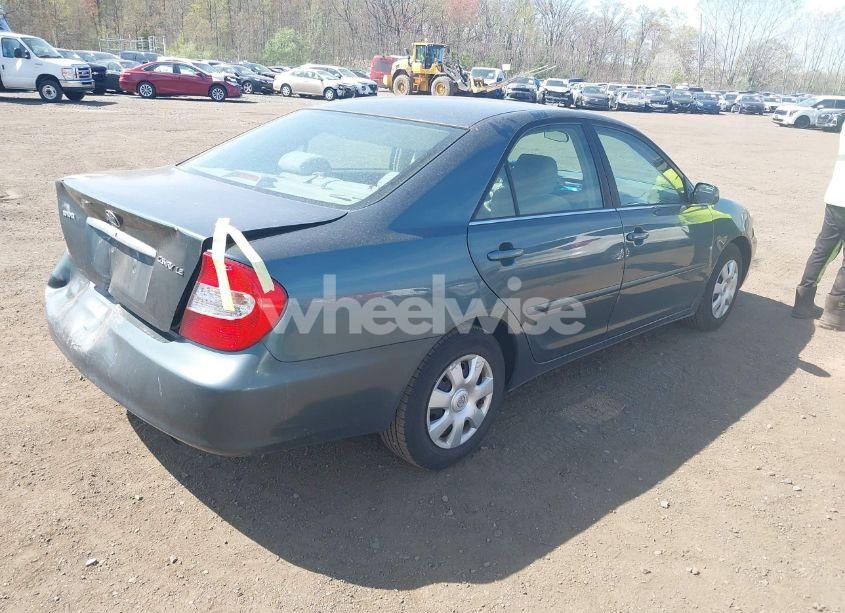 Photo 4 of 2002 Toyota Camry LE (VIN 4T1BE32K92U581337)