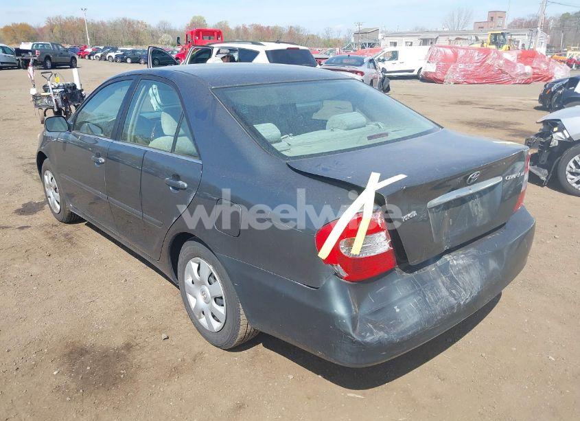 Photo 6 of 2002 Toyota Camry LE (VIN 4T1BE32K92U581337)