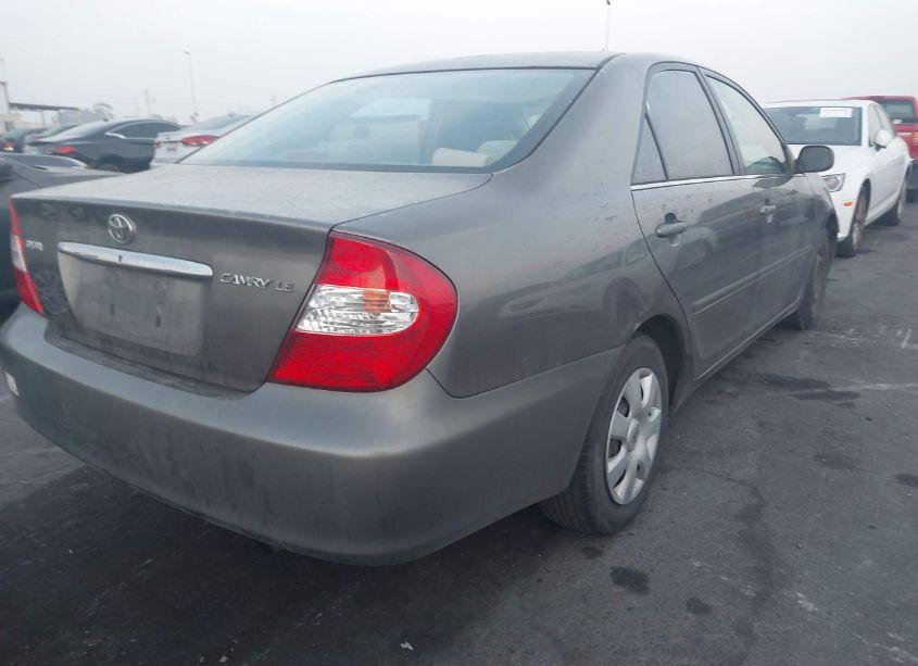 Photo 4 of 2002 Toyota Camry LE (VIN 4T1BE32K92U583038)