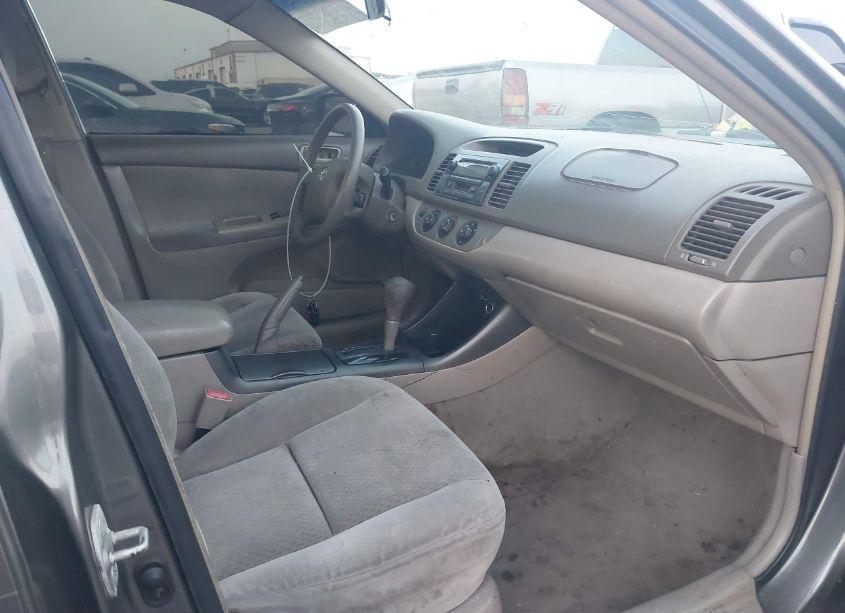 Photo 5 of 2002 Toyota Camry LE (VIN 4T1BE32K92U583038)