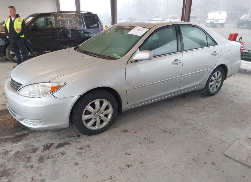 Photo 2 of 2002 Toyota Camry XLE (VIN 4T1BE32K92U590183)