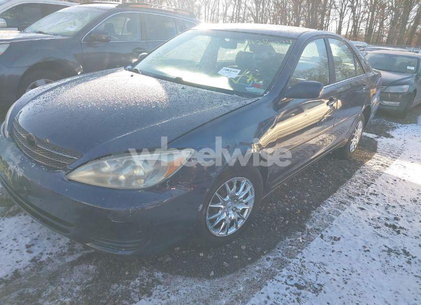 Photo 2 of 2002 Toyota Camry LE (VIN 4T1BE32K92U597960)