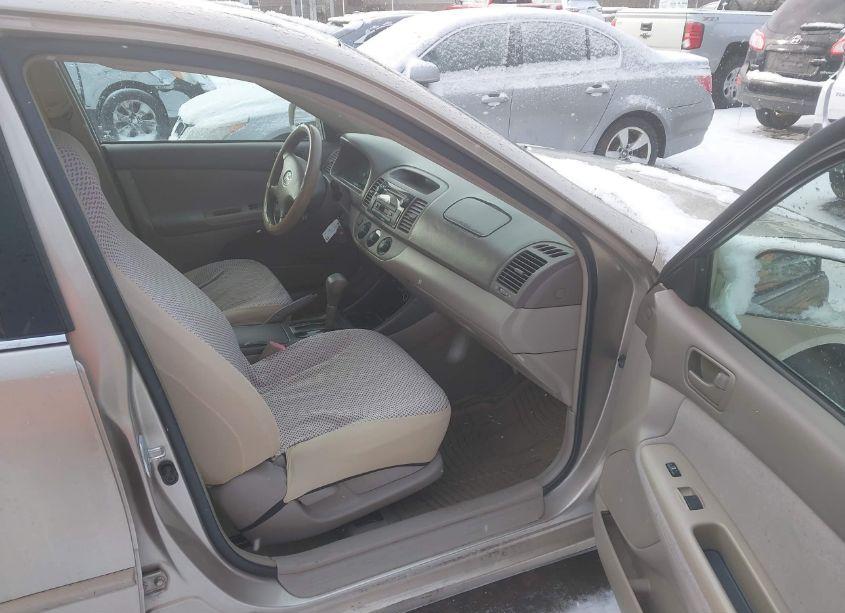 Photo 5 of 2002 Toyota Camry LE (VIN 4T1BE32K92U598509)