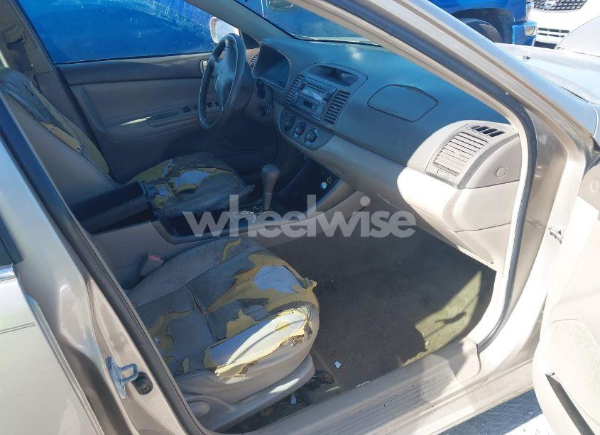 Photo 5 of 2002 Toyota Camry LE (VIN 4T1BE32K92U618449)