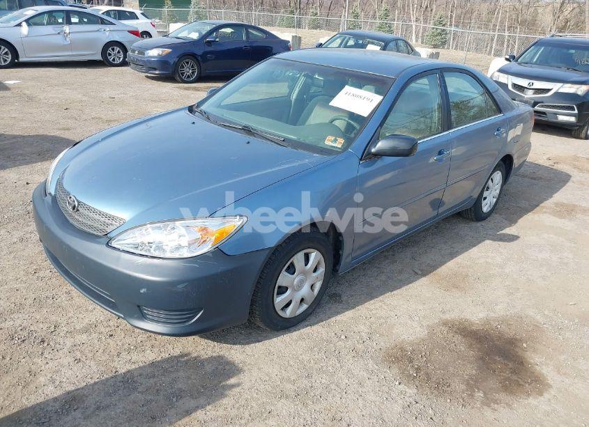 Photo 2 of 2002 Toyota Camry LE (VIN 4T1BE32K92U624428)