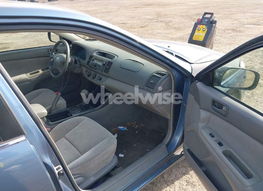 Photo 5 of 2002 Toyota Camry LE (VIN 4T1BE32K92U624428)