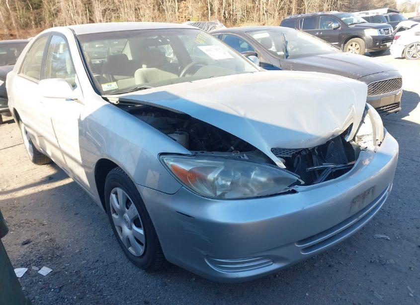 2003 Toyota Camry LE (VIN 4T1BE32K93U144567) main photo