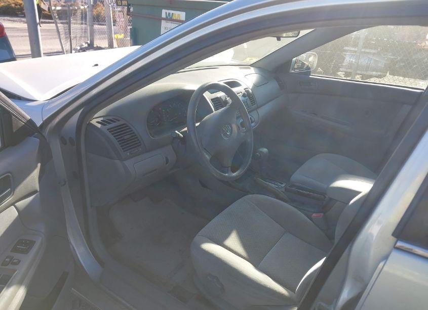 Photo 5 of 2003 Toyota Camry LE (VIN 4T1BE32K93U144567)