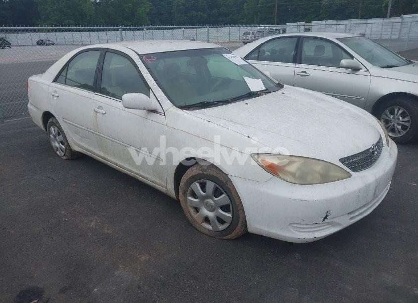 2003 Toyota Camry LE (VIN 4T1BE32K93U146514) main photo