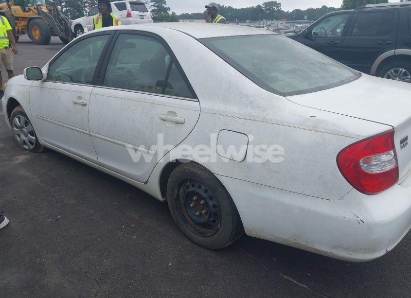 Photo 3 of 2003 Toyota Camry LE (VIN 4T1BE32K93U146514)