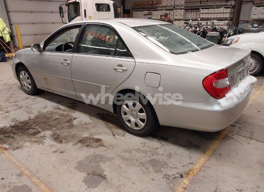 Photo 3 of 2003 Toyota Camry LE (VIN 4T1BE32K93U147095)